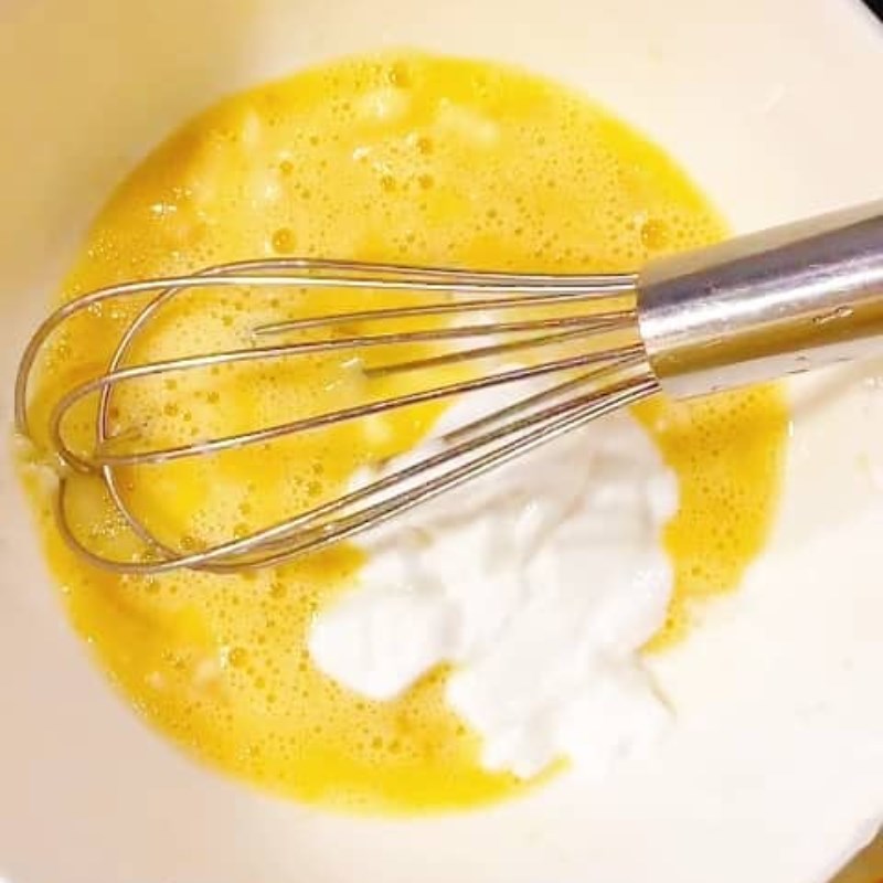 Bước 2 Trộn bột Bánh muffin chuối socola bằng nồi chiên không dầu