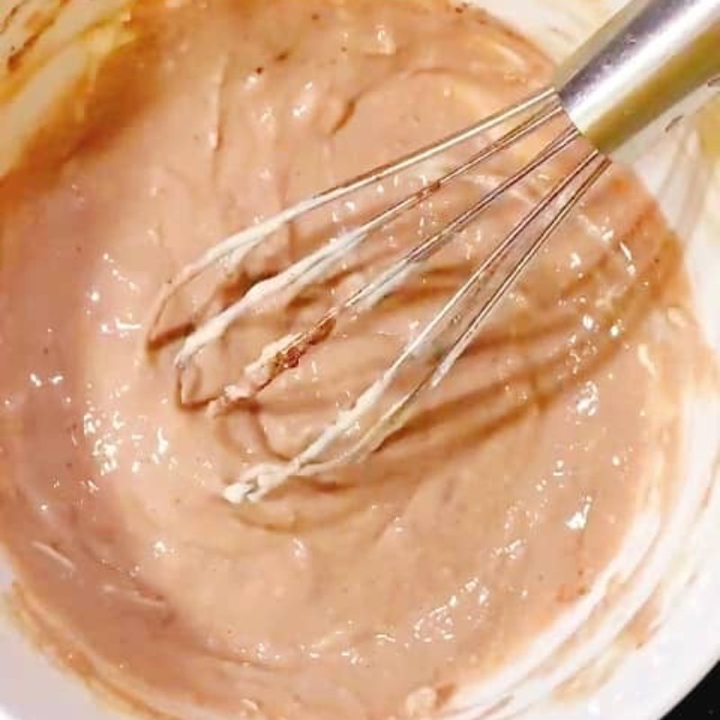 Bước 2 Trộn bột Bánh muffin chuối socola bằng nồi chiên không dầu