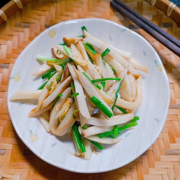 3 cách làm nấm đùi gà xào thơm ngon, giòn ngọt, cực kỳ đơn giản