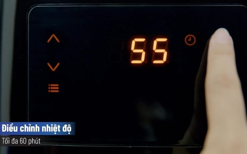 Bạn c&oacute; thể điều chỉnh nhiệt độ tối đa 60 ph&uacute;t cho t&ugrave;y m&oacute;n ăn kh&aacute;c nhau
