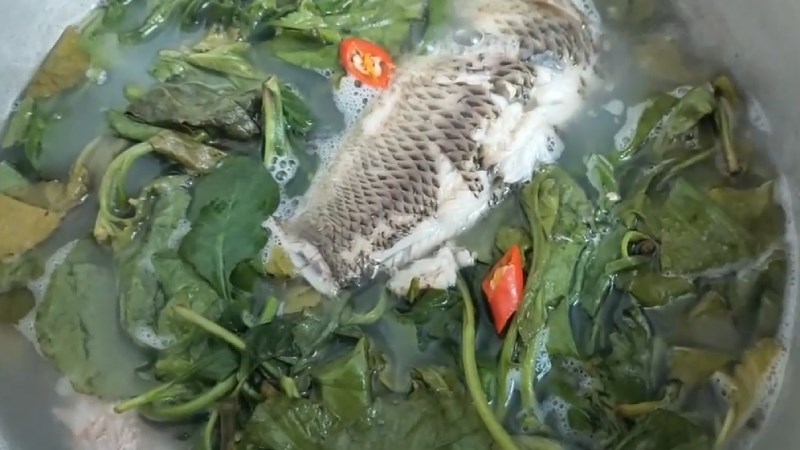 Cải trời nấu với c&aacute; r&ocirc;