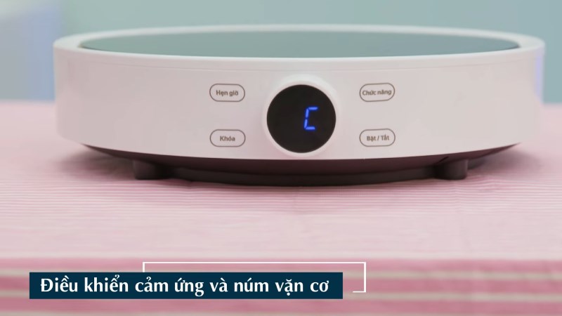 Bảng điều khiển của bếp điện từ Sunhouse Mama SHD6882