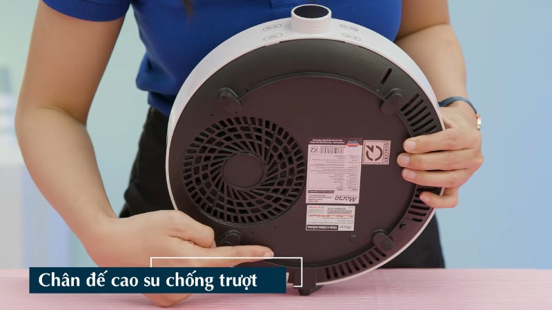 Ch&acirc;n đế chống trượt của bếp điện từ Sunhouse Mama SHD6882