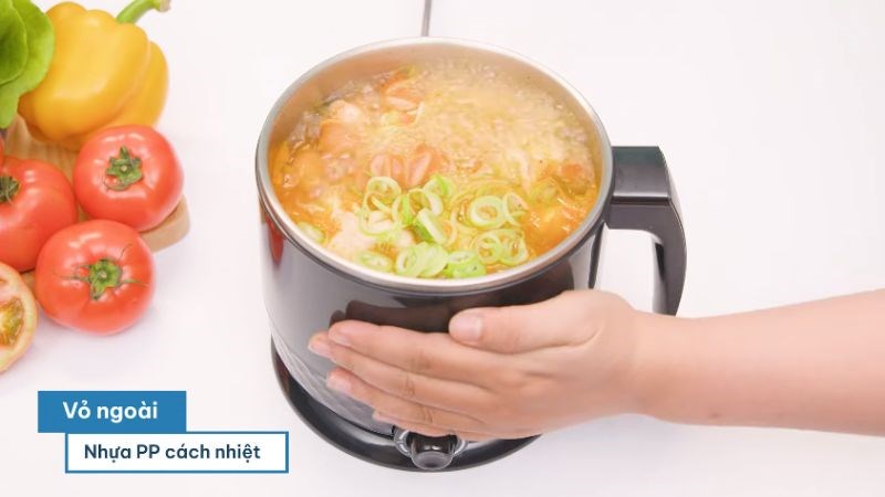 Vỏ ngo&agrave;i bằng nhựa c&aacute;ch nhiệt gi&uacute;p tr&aacute;nh bị bỏng