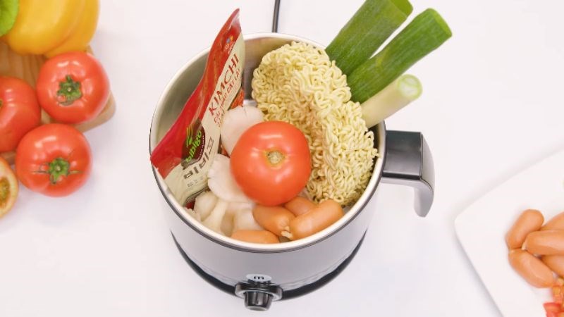 Ca nấu đa năng Mishio MK214 dung t&iacute;ch 1.5 l&iacute;t, nấu được nhiều thức ăn