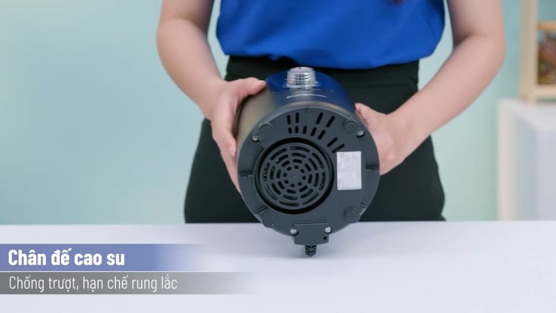 Ch&acirc;n đế cao su của m&aacute;y &eacute;p chậm Kangaroo KG1B8