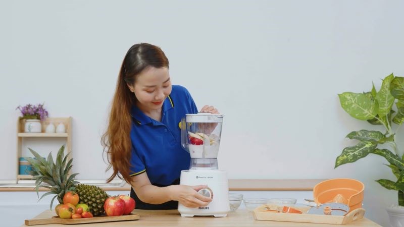 Vặn n&uacute;t xoay của m&aacute;y xay đa năng Philips HR7510/00