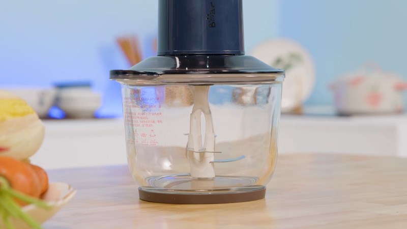 Ch&acirc;n đế chống trượt của m&aacute;y xay thịt Bear QSJ-D03P3