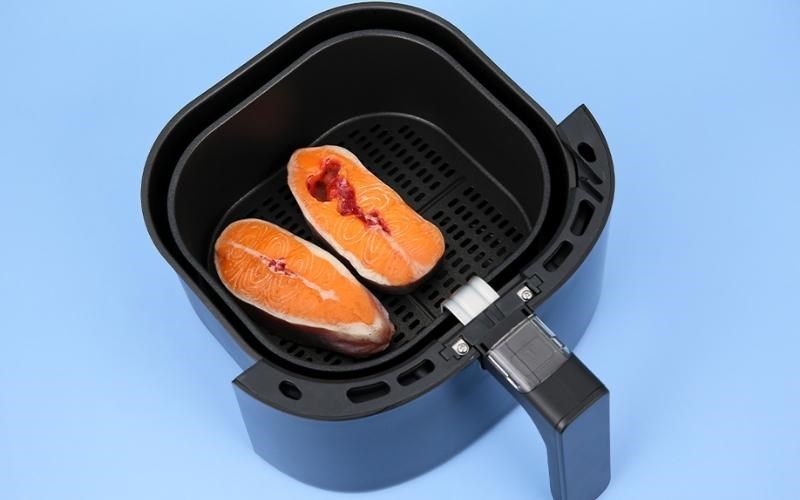 Nồi chi&ecirc;n kh&ocirc;ng dầu Philips HD9252/90 c&oacute; thể được d&ugrave;ng để chi&ecirc;n, nướng thức ăn