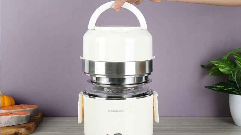 Hộp cơm điện Lock&Lock EJR226IVY c&oacute; c&aacute;c ngăn dễ th&aacute;o lắp