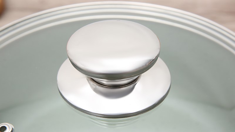 Một số sản phẩm của Sunhouse n&uacute;m cầm l&agrave;m bằng inox kh&ocirc;ng c&aacute;ch nhiệt