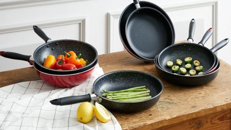 Ti&ecirc;u ch&iacute; lựa chọn chảo ph&ugrave; hợp l&agrave;m b&aacute;nh cuốn