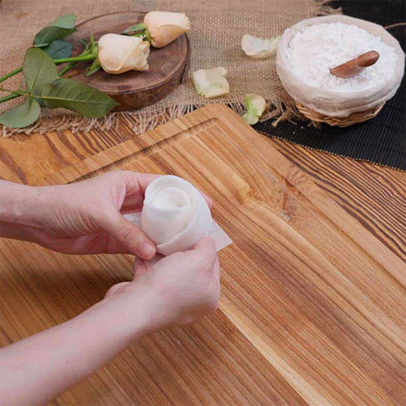 Bước 3 Gói há cảo hoa hồng Há cảo hoa hồng