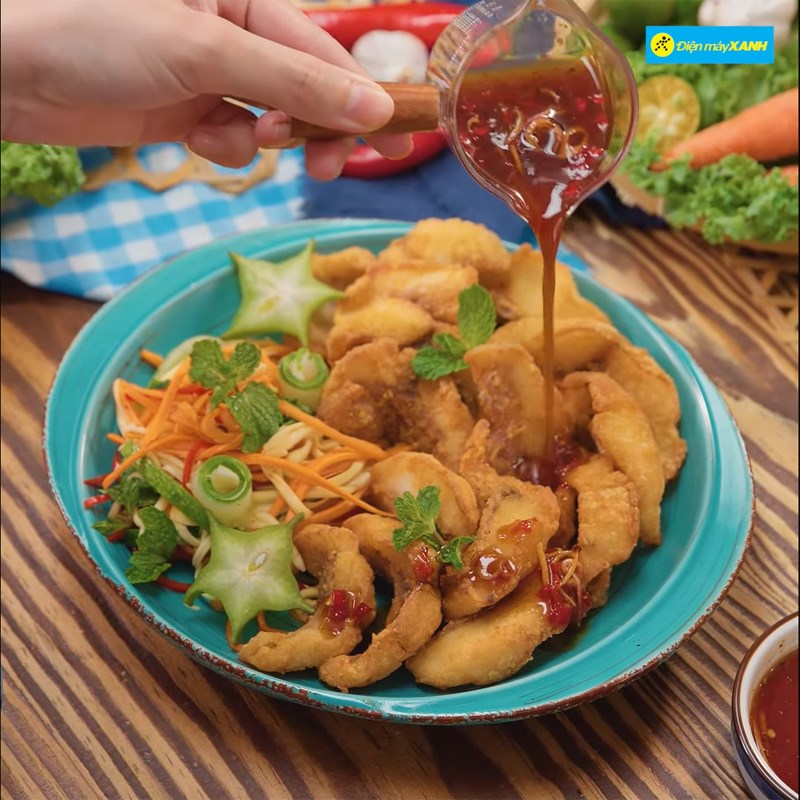 Bước 5 Hoàn thành Cá chiên giòn sốt mắm Thái