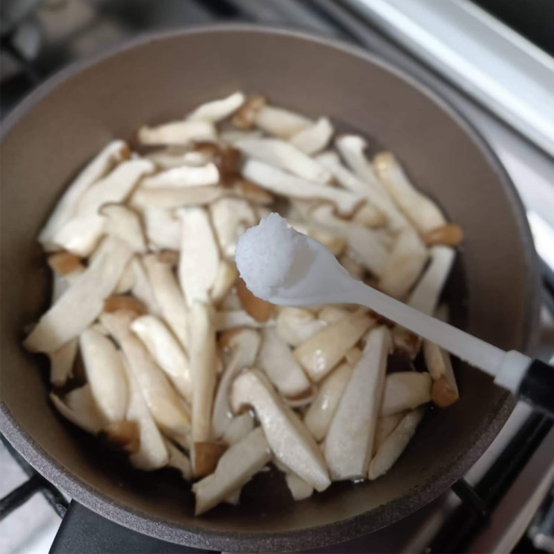 Bước 2 Làm nấm đùi gà kho sả ớt Nấm đùi gà kho sả ớt