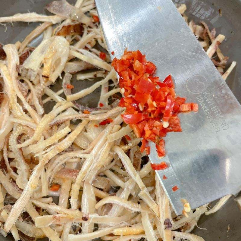 Bước 3 Rim khô mực Mực khô rim sa tế