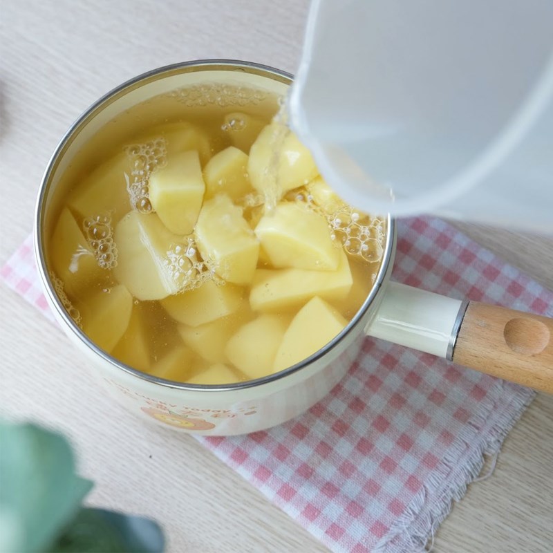 Bước 1 Sơ chế nguyên liệu Khoai tây que