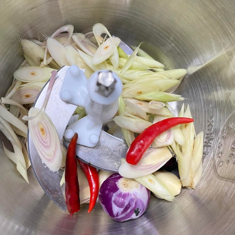 Bước 1 Sơ chế nguyên liệu Cá hú chiên sả ớt