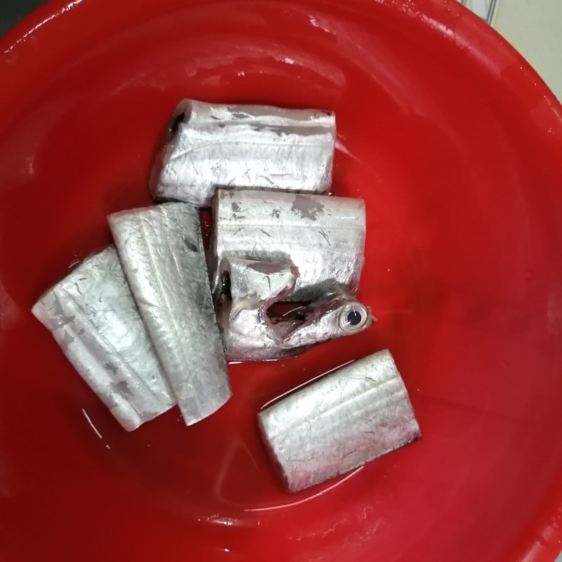 Bước 1 Sơ chế và ướp cá Cá hố chiên giòn