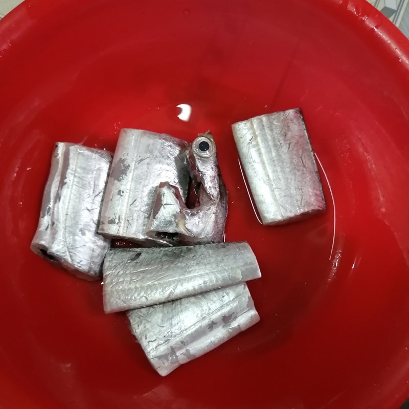 Bước 1 Sơ chế và ướp cá Cá hố chiên giòn