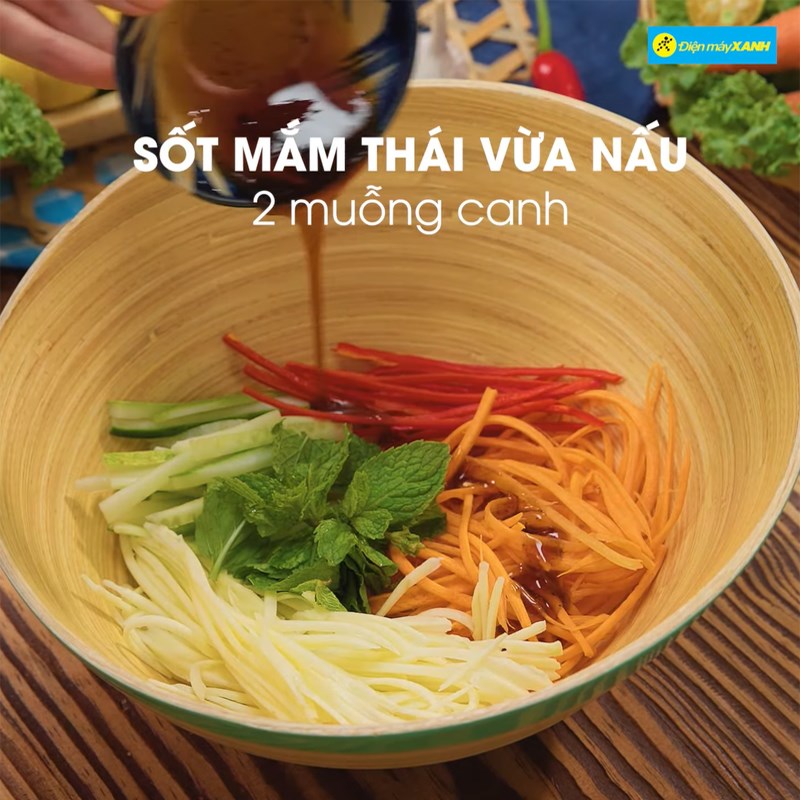 Bước 4 Trộn gỏi Cá chiên giòn sốt mắm Thái