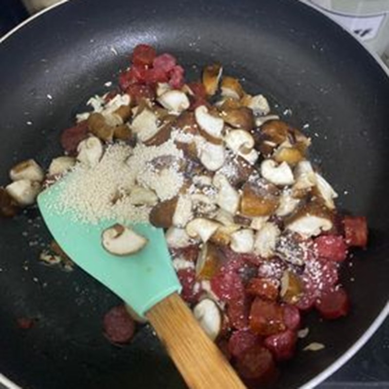 Bước 2 Xào nhân xôi Xôi ruốc lạp xưởng