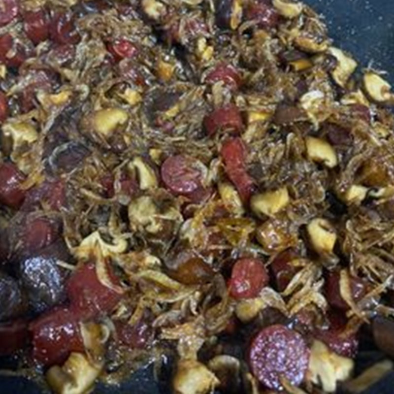 Bước 2 Xào nhân xôi Xôi ruốc lạp xưởng