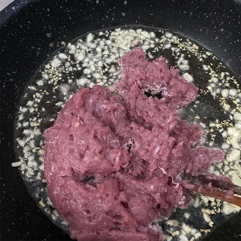Bước 4 Xào nui Nui xào bò sốt cà chua