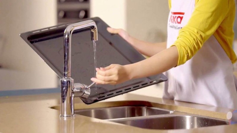 Bếp điện lại dễ d&agrave;ng vệ sinh hơn