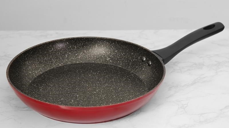 Chảo nh&ocirc;m chống d&iacute;nh v&acirc;n đ&aacute; đ&aacute;y từ 28 cm Sunhouse SFP28B