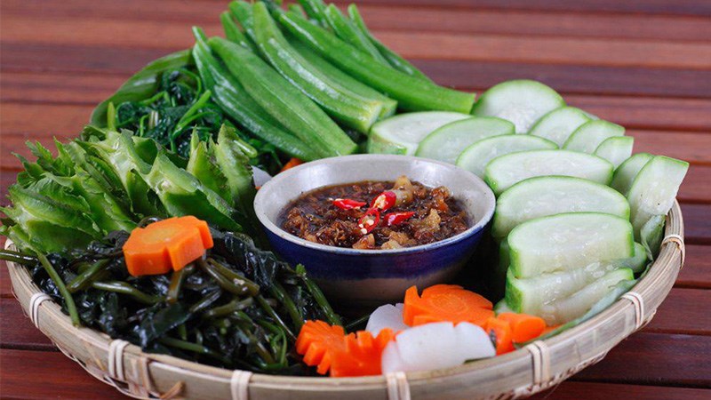 Kết hợp rau củ luộc với nước sốt