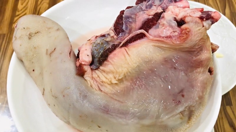 Chọn lưỡi b&ograve; tươi ngon