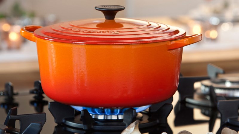 Giữ nhiệt, tỏa nhiệt đều v&agrave; c&oacute; khả năng ph&aacute;t xạ nhiệt