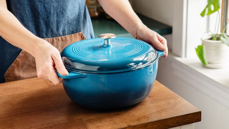 Trọng lượng nồi rất nặng 