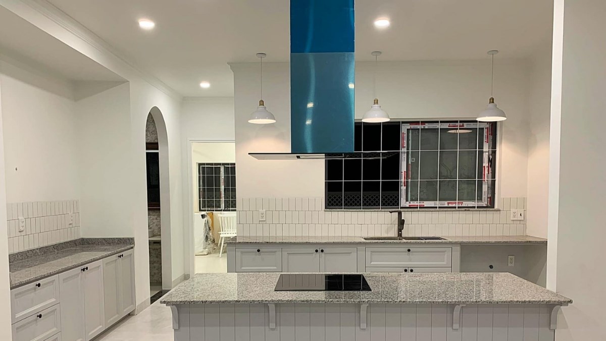 Có nên mua máy hút mùi đảo