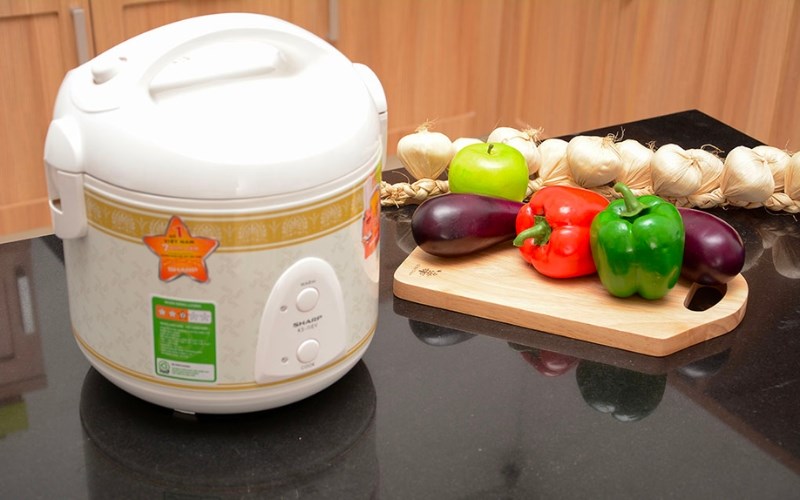 Nồi cơm điện Sharp 1 l&iacute;t KS-11EV