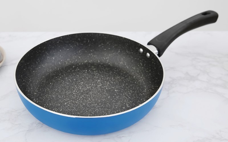 Chảo nh&ocirc;m chống d&iacute;nh đ&aacute;y từ 26 cm Elmich Coloseum Y1 EL-3720