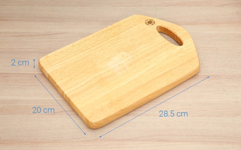 Thớt để k&ecirc; khi th&aacute;i nguy&ecirc;n liệu