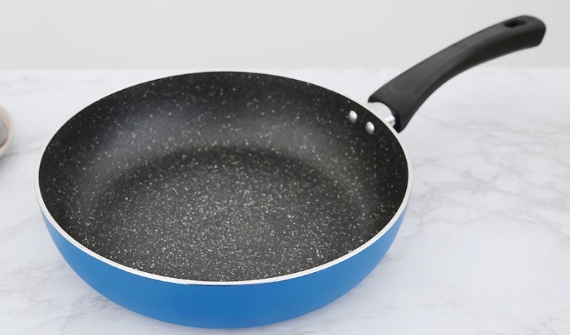 Chảo nh&ocirc;m chống d&iacute;nh đ&aacute;y từ 26 cm Elmich Coloseum Y1 EL-3720