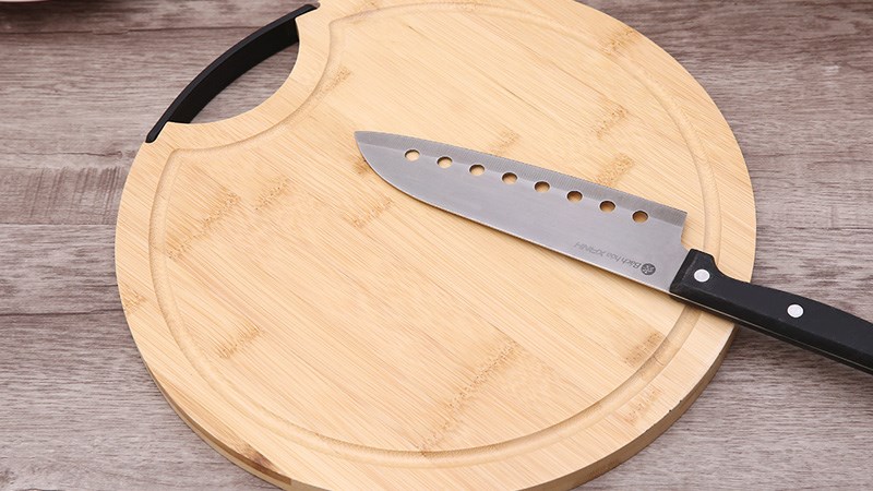 Thớt tre th&aacute;i tr&ograve;n 30 cm Delites SC2008-NHAT