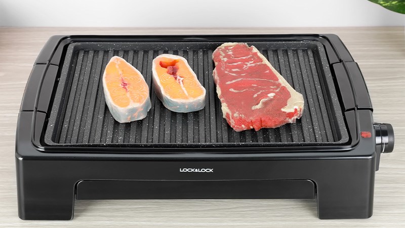 Bếp được t&iacute;nh hợp c&ocirc;ng nghệ l&agrave;m n&oacute;ng bằng điện trở