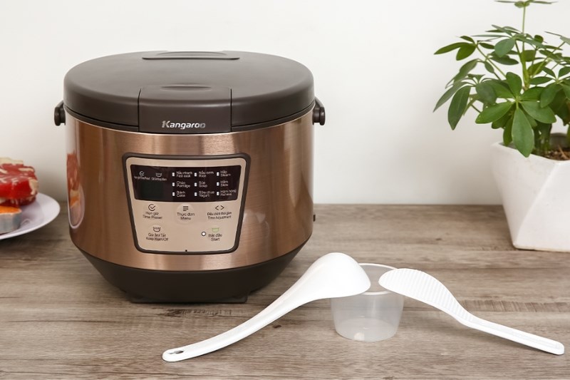 Nồi cơm điện tử Kangaroo 1.8 l&iacute;t KG18DR7