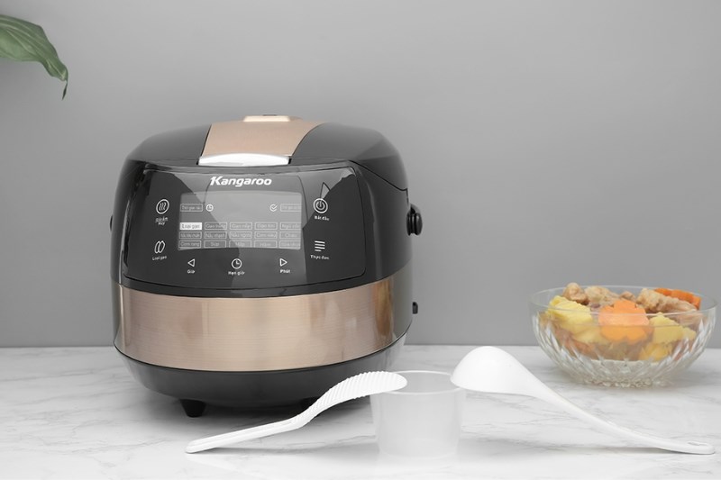 Nồi cơm điện tử Kangaroo 1.8 l&iacute;t KG18DR8