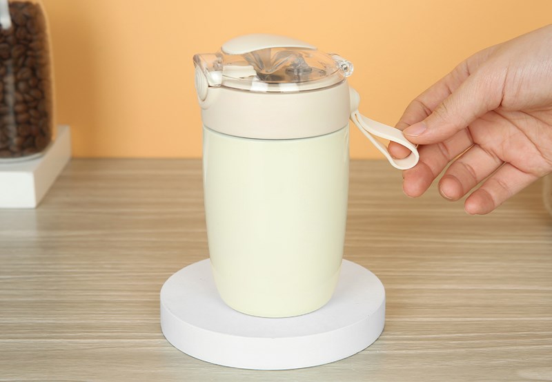 Nắp đậy kín chắc chắn