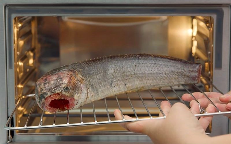 Nướng c&aacute; bằng l&ograve; chi&ecirc;n kh&ocirc;ng dầu