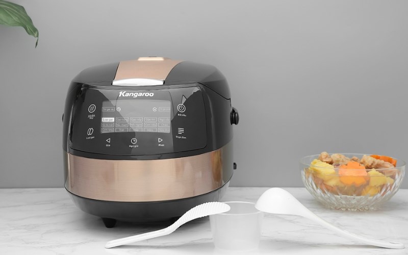 Nồi cơm điện tử Kangaroo 1.8 l&iacute;t KG18DR8