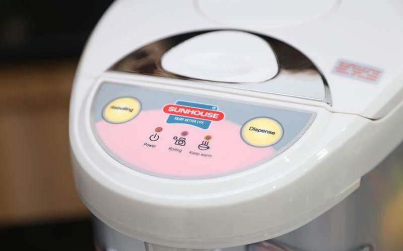 Tiến h&agrave;nh đun nước