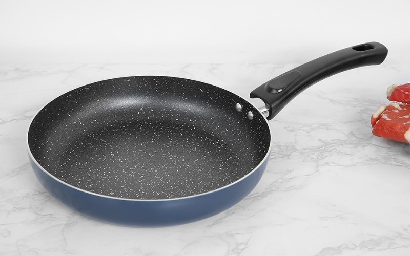 Chảo nh&ocirc;m chống d&iacute;nh v&acirc;n đ&aacute; 24 cm Delites CE003-24