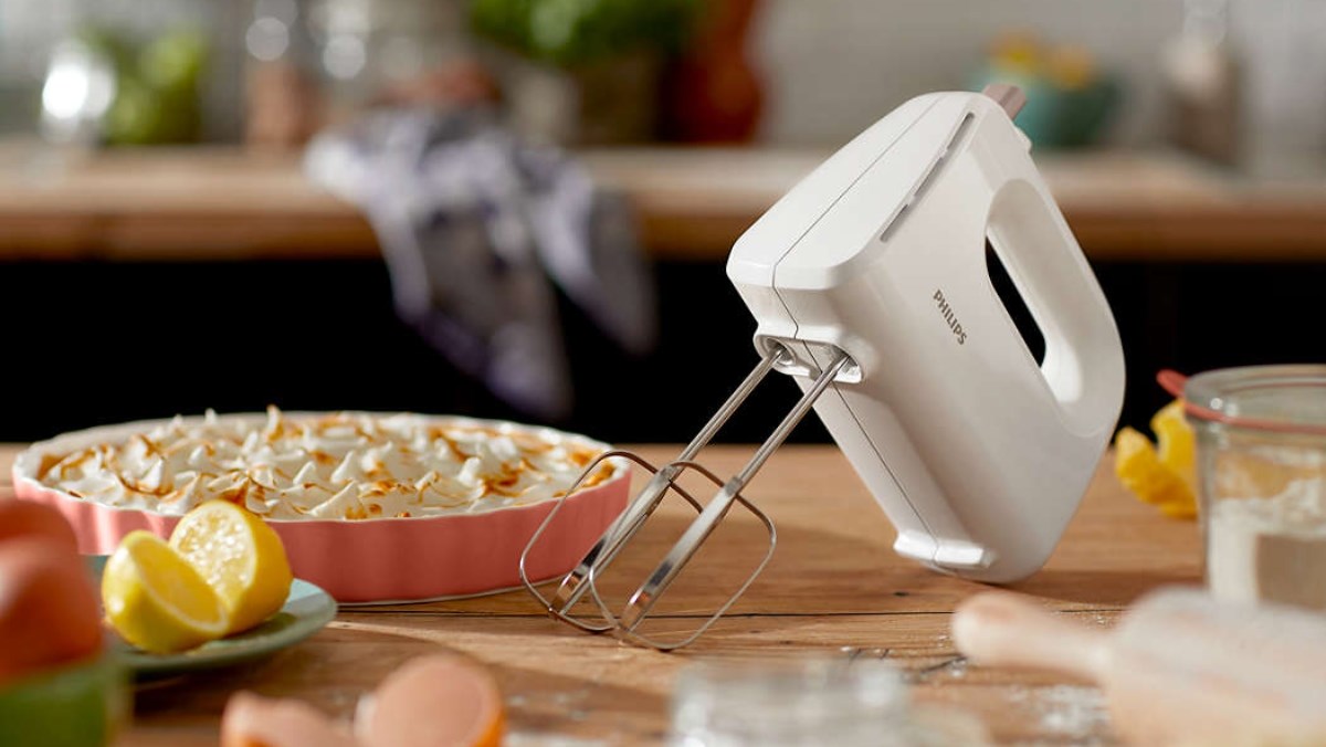 Máy đánh trứng có nhồi bột được không?