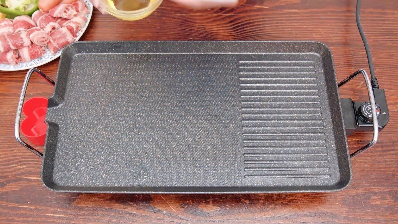 Bếp nướng điện Kangaroo KG 699G kh&ocirc;ng c&oacute; trang bị th&ecirc;m nắp đậy